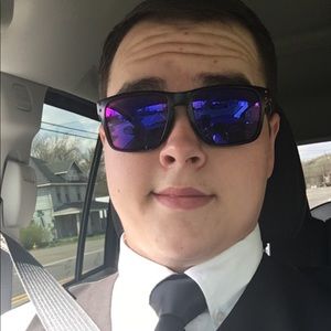 Meet your Posher, Thomas